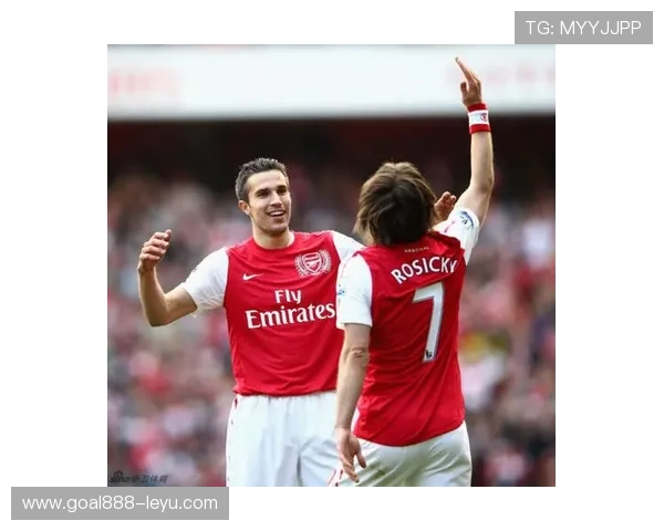 范佩西再成焦点：荷兰传奇续写金靴风采